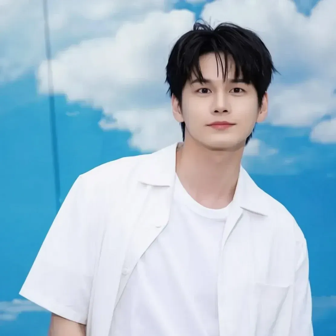 Foto kegiatan terbaru dari Ong Seongwu