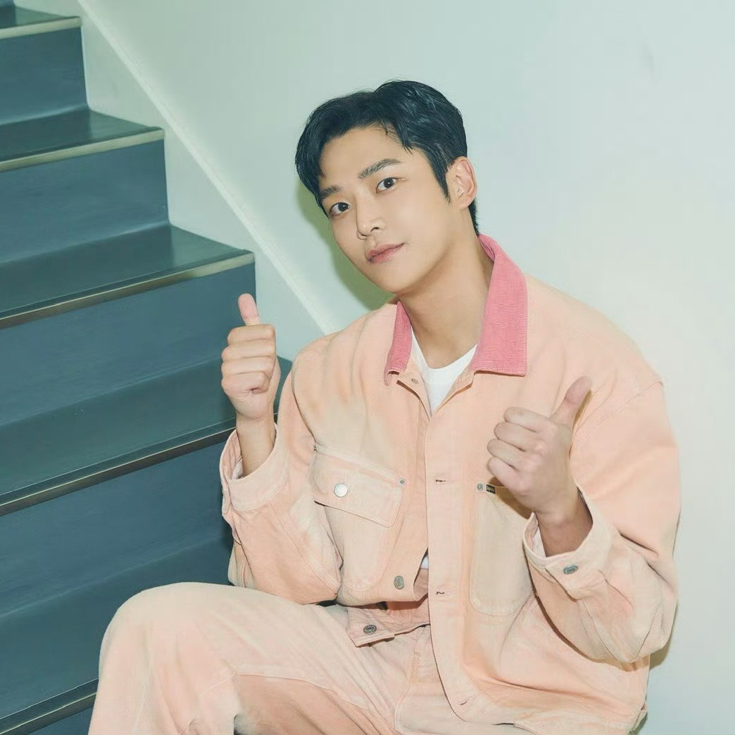 Foto terbaru dari Rowoon