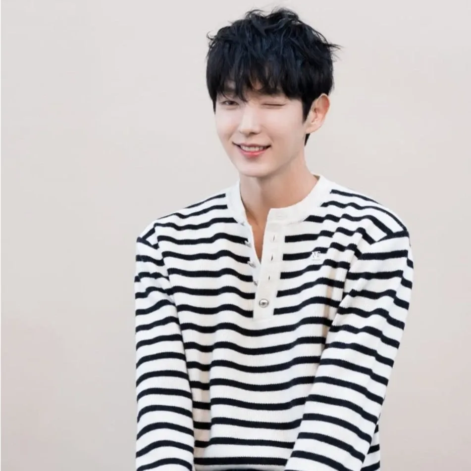 Behind-the-scenes cut of Lee Joongi