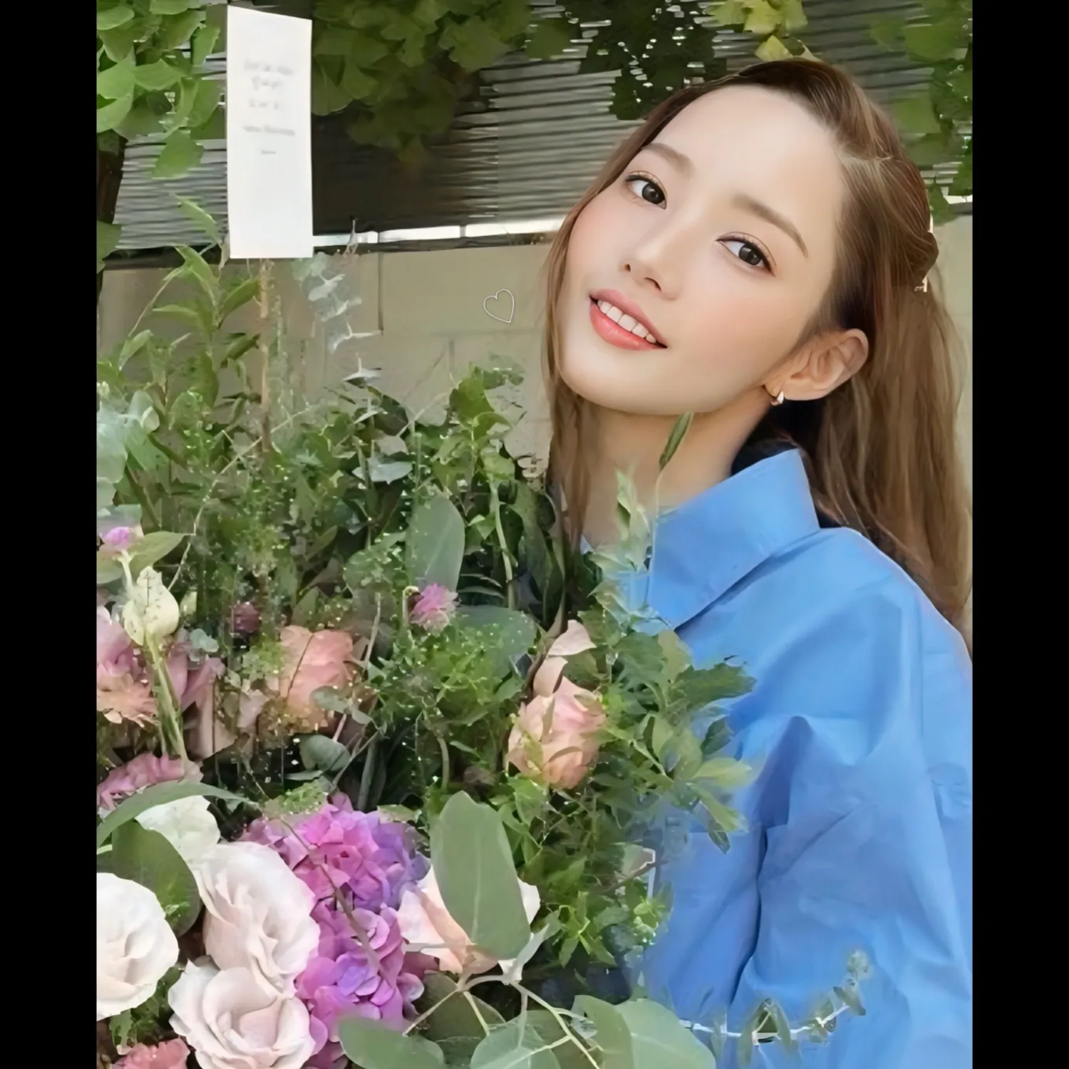 A moment captured by a fan of Park Minyoung