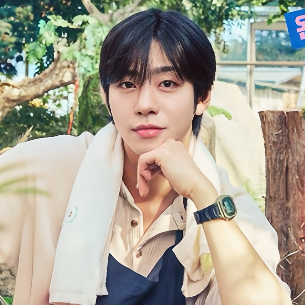 Recent activity shot of Ahn Hyoseop