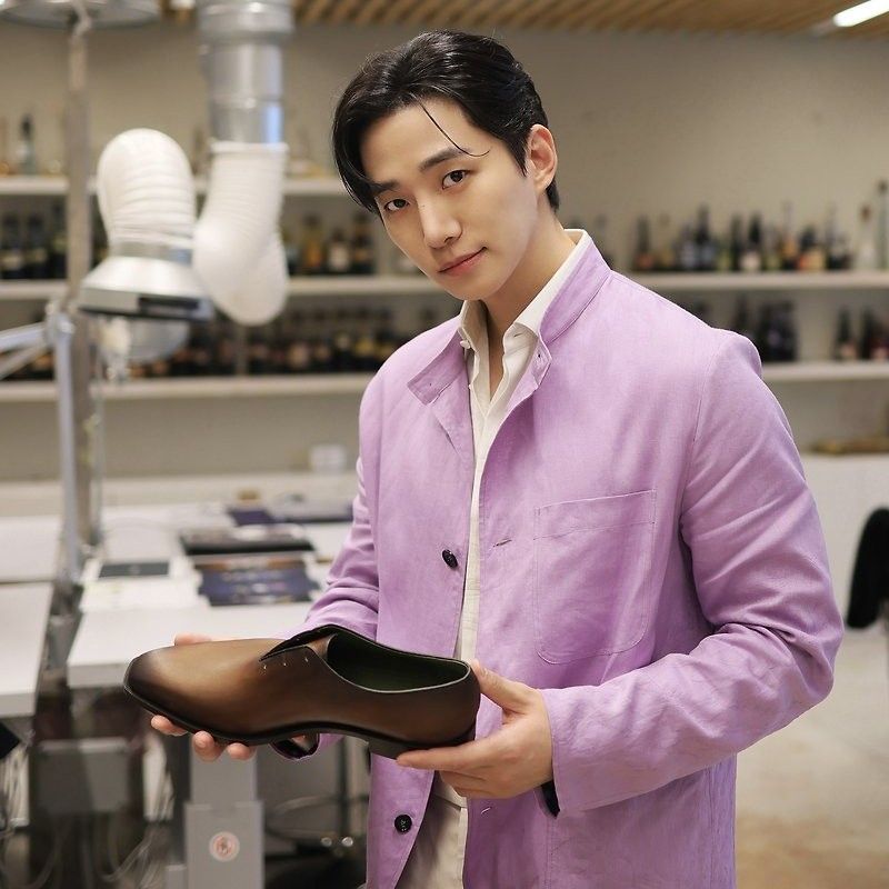 Recent activity shot of Lee Junho