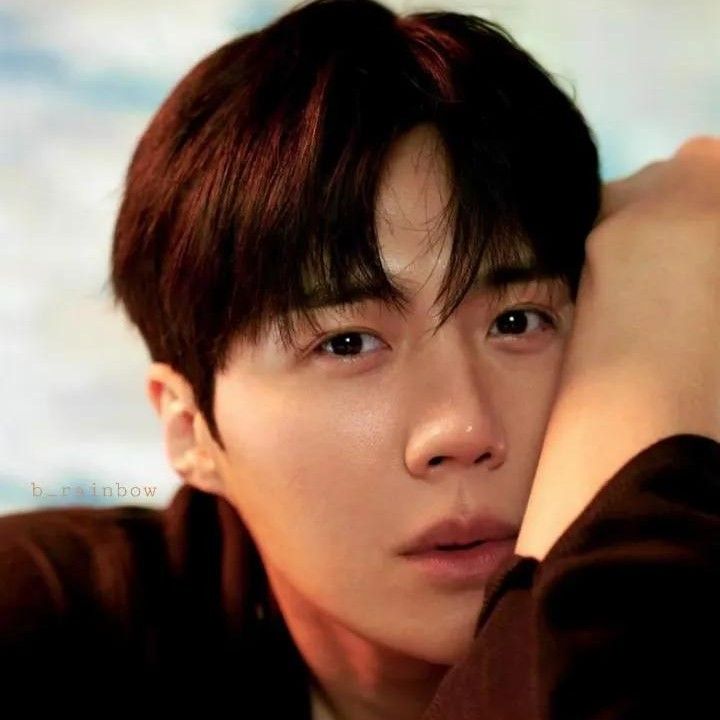 Behind-the-scenes cut of Kim Seonho