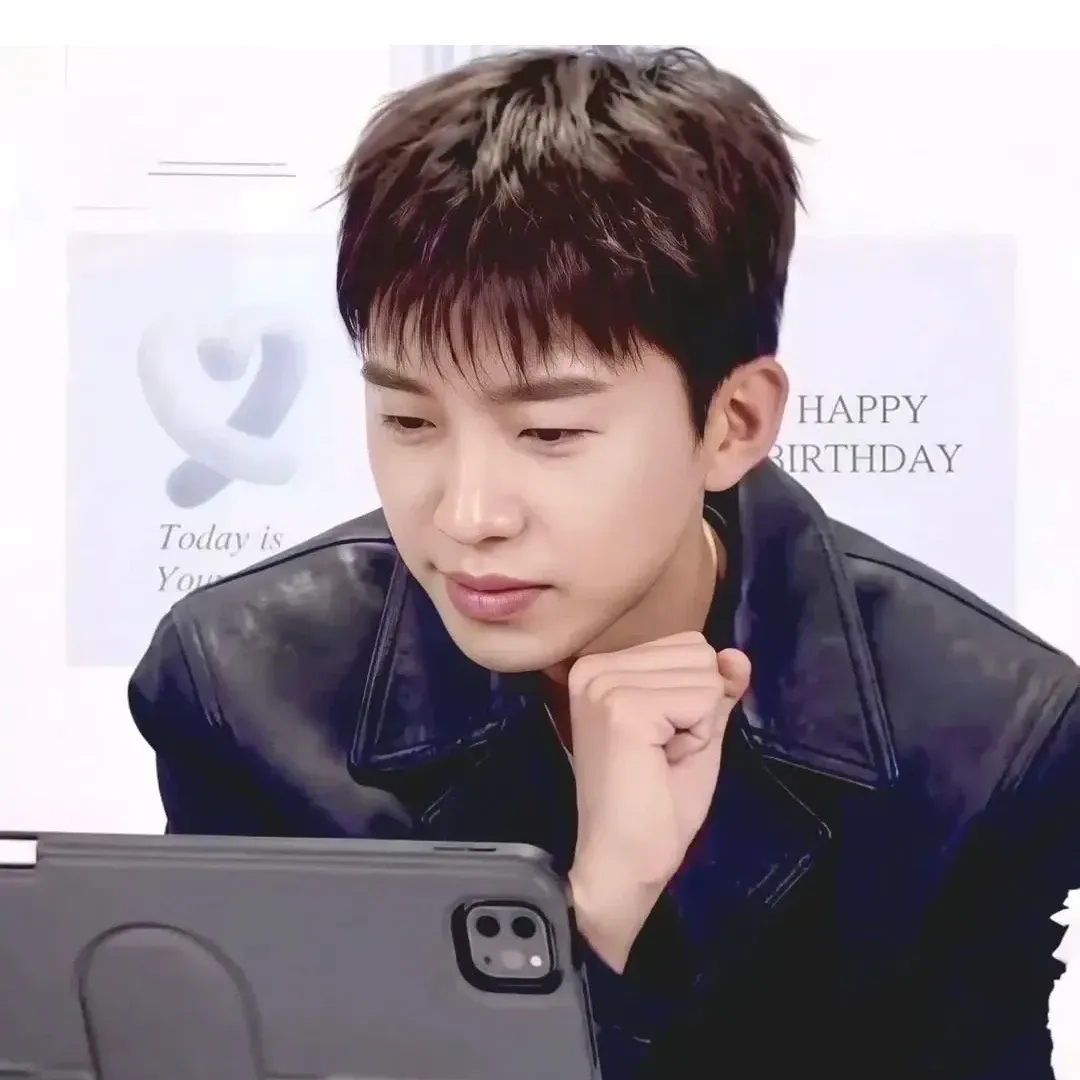 Cuplikan di balik layar dari Lim Youngwoong