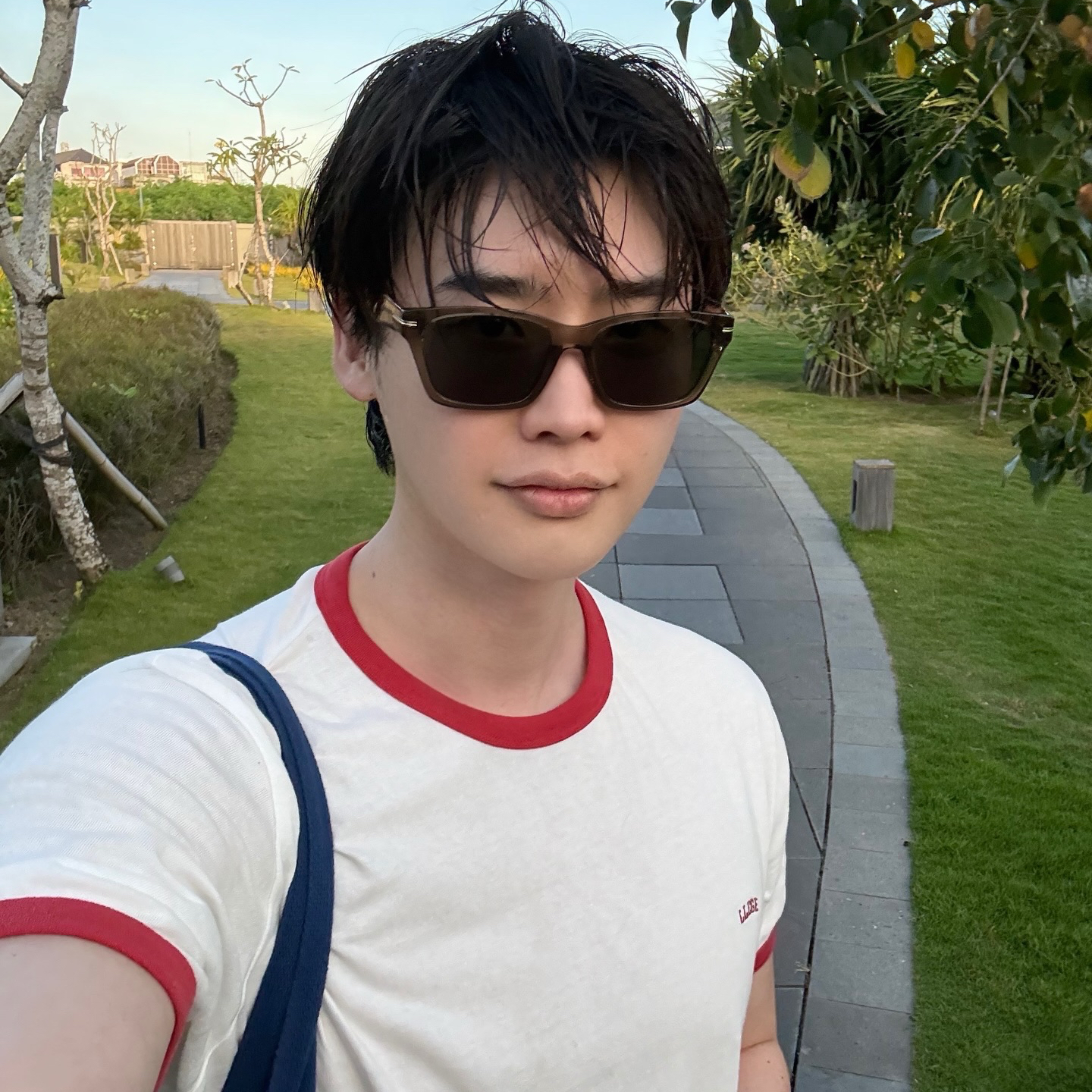 A moment captured by a fan of Lee Jongsuk