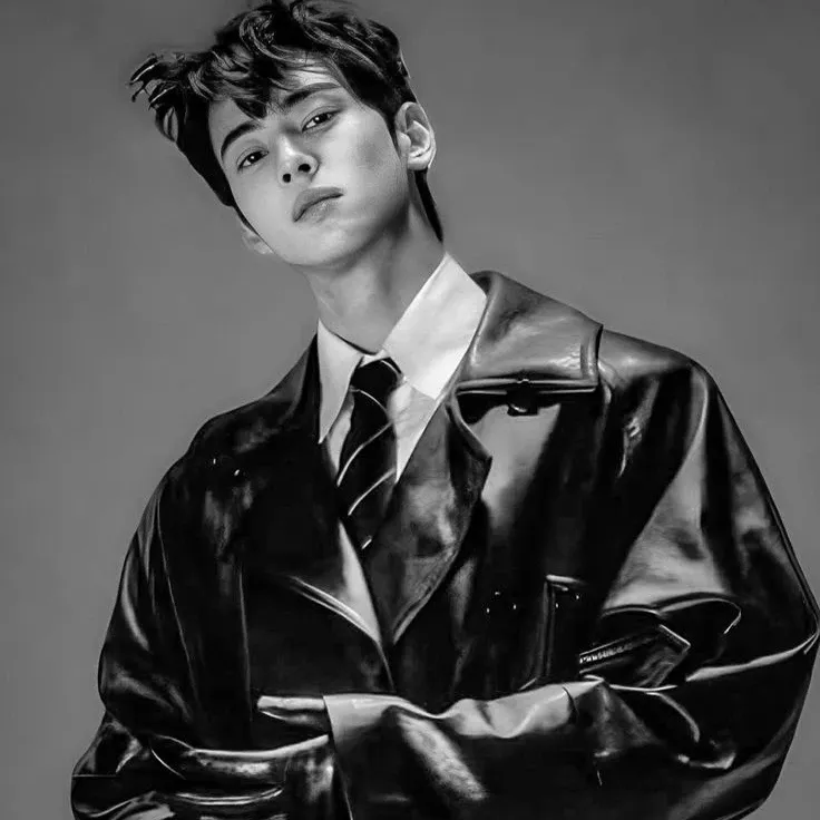 Behind-the-scenes cut of Cha Eunwoo