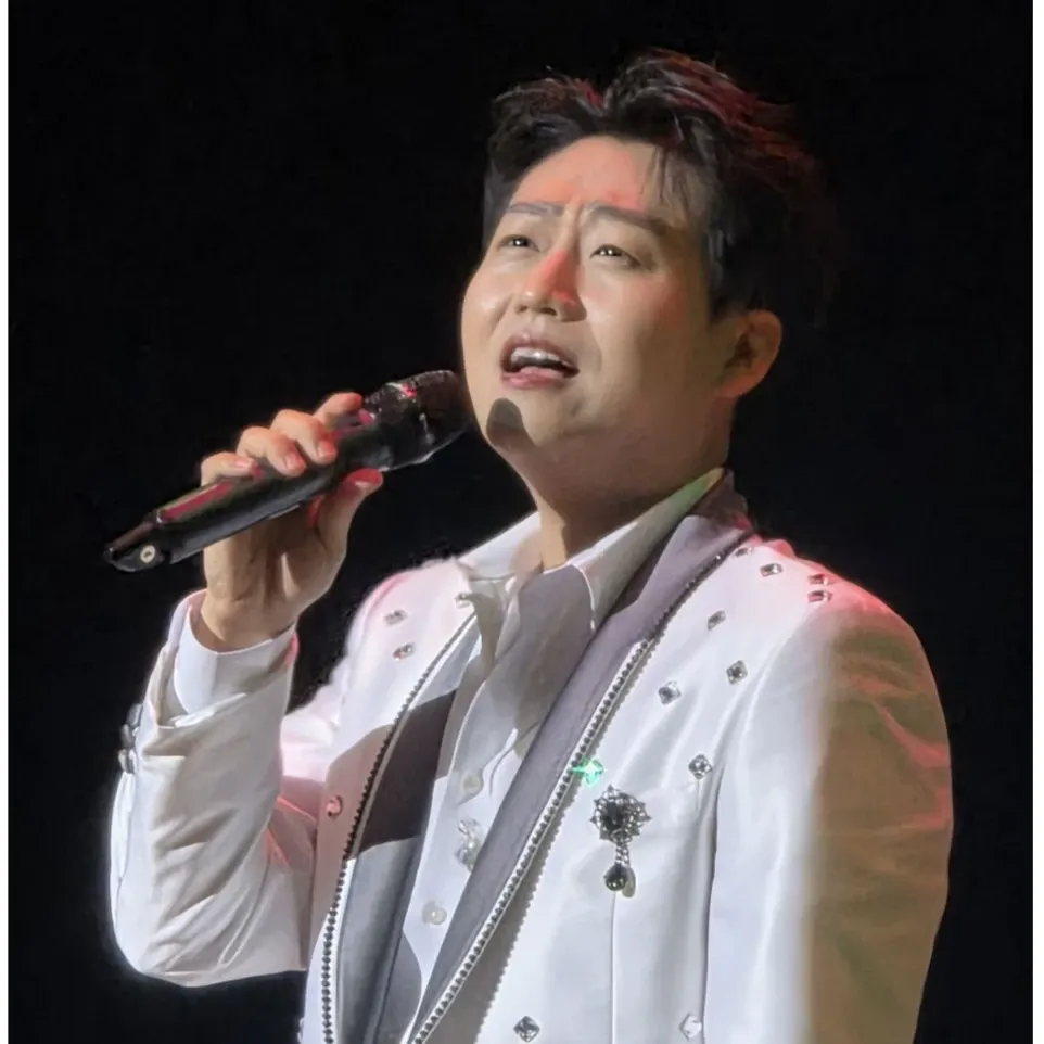 A moment captured by a fan of Min Soohyun