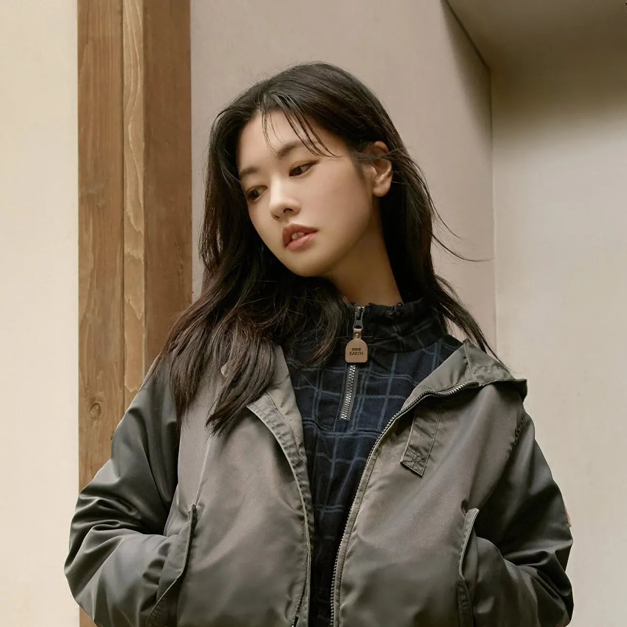 Behind-the-scenes cut of Jung Somin