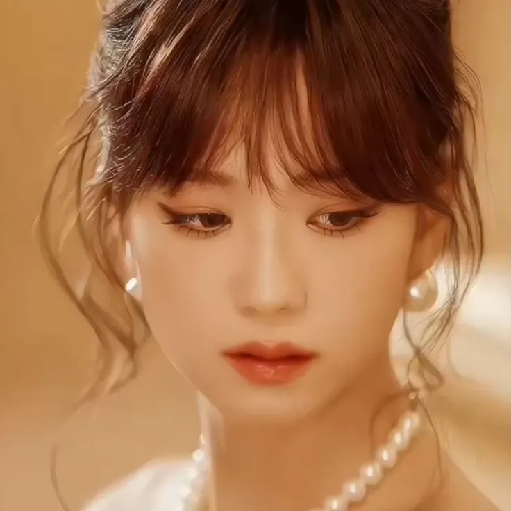 Latest photo of Jisoo (1995)