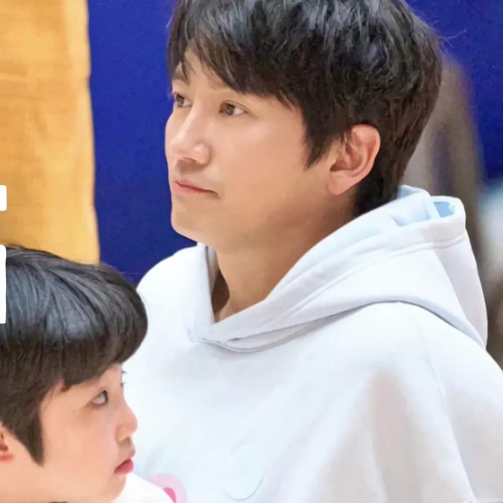 A moment captured by a fan of Ji Sung