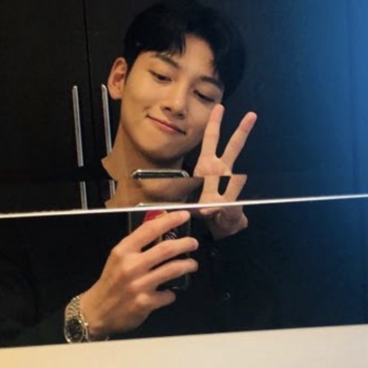 粉丝拍下的池昌旭瞬间