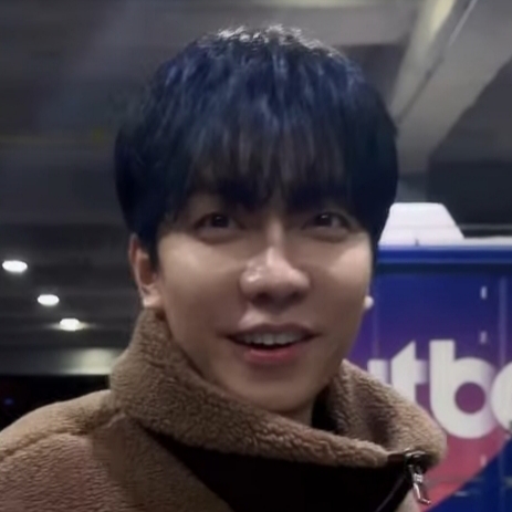 Foto terbaru dari Lee Seunggi