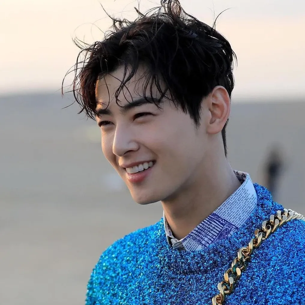 Latest photo of Cha Eunwoo