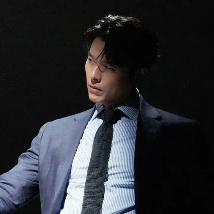 Behind-the-scenes cut of Hyun Bin