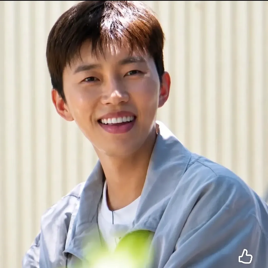 Behind-the-scenes cut of Lim Youngwoong