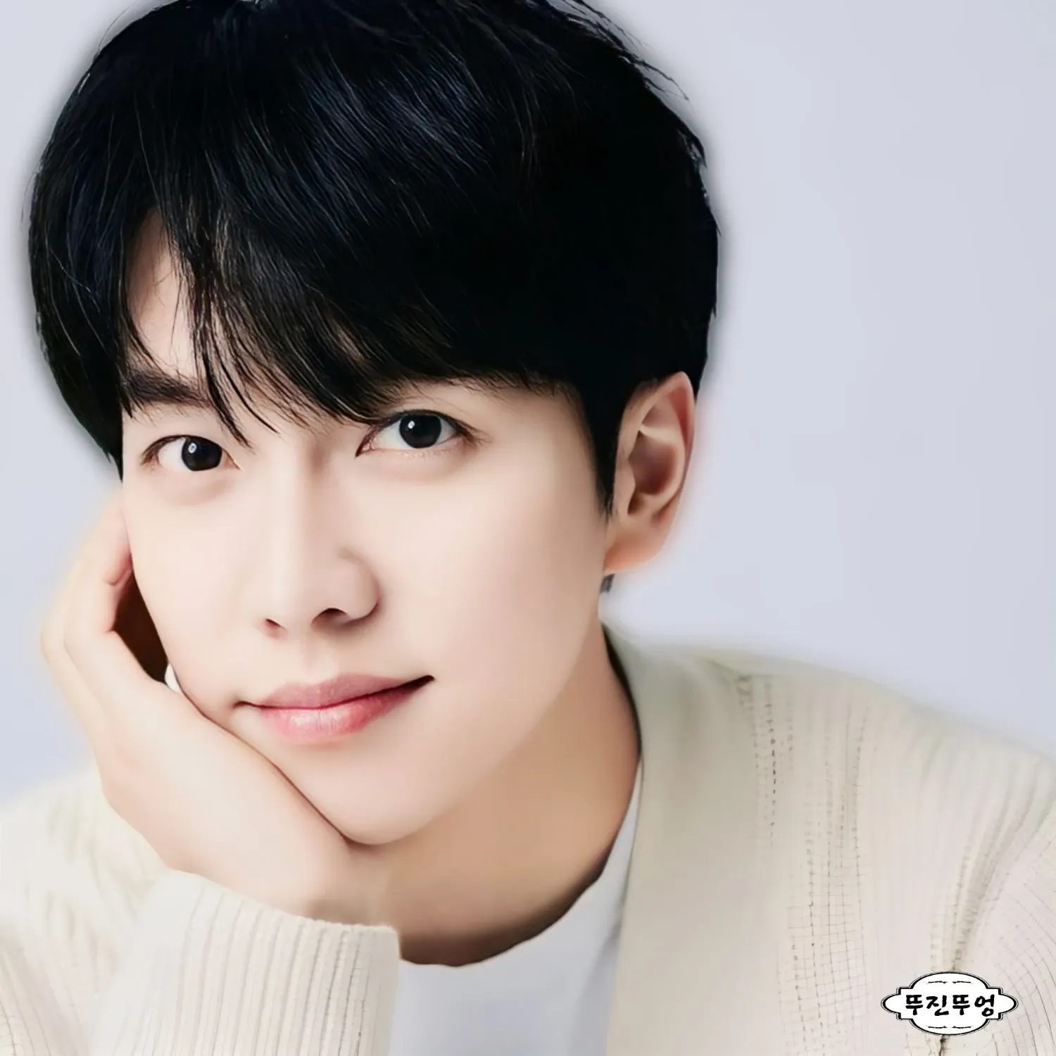 Recent activity shot of Lee Seunggi