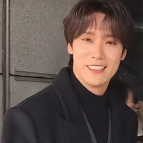 Choi Woojin的最新照片