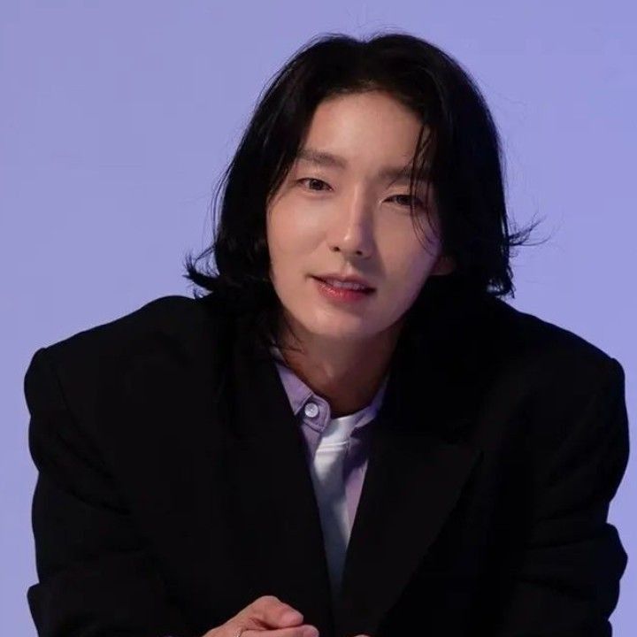 Behind-the-scenes cut of Lee Joongi