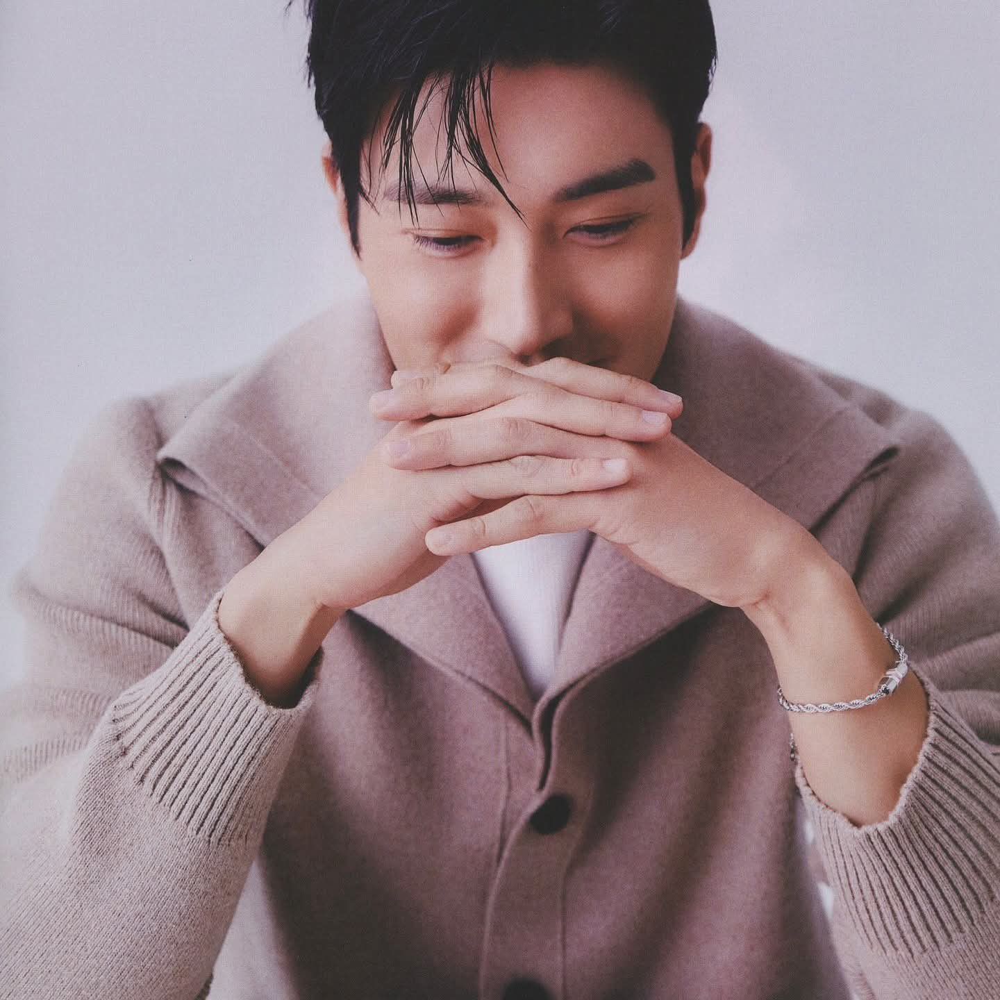 Behind-the-scenes cut of Choi Siwon