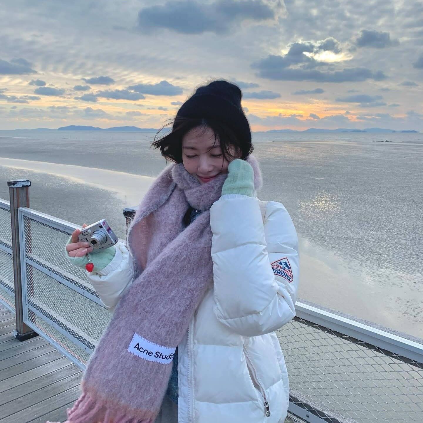 Behind-the-scenes cut of Jung Somin