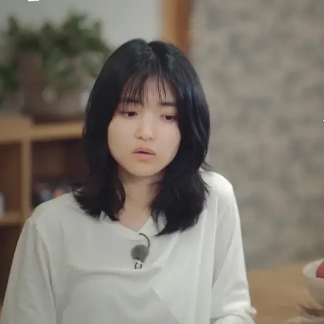Behind-the-scenes cut of Kim Taeri