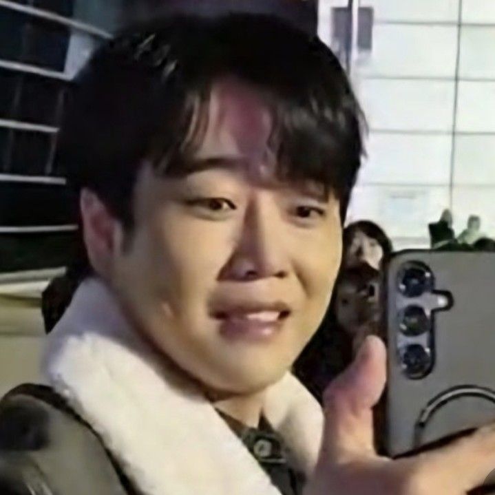 Behind-the-scenes cut of Hwang Youngwoong