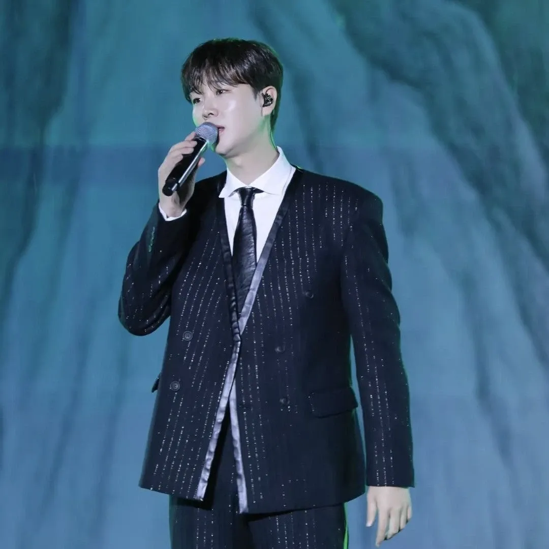 Behind-the-scenes cut of Song Minjun