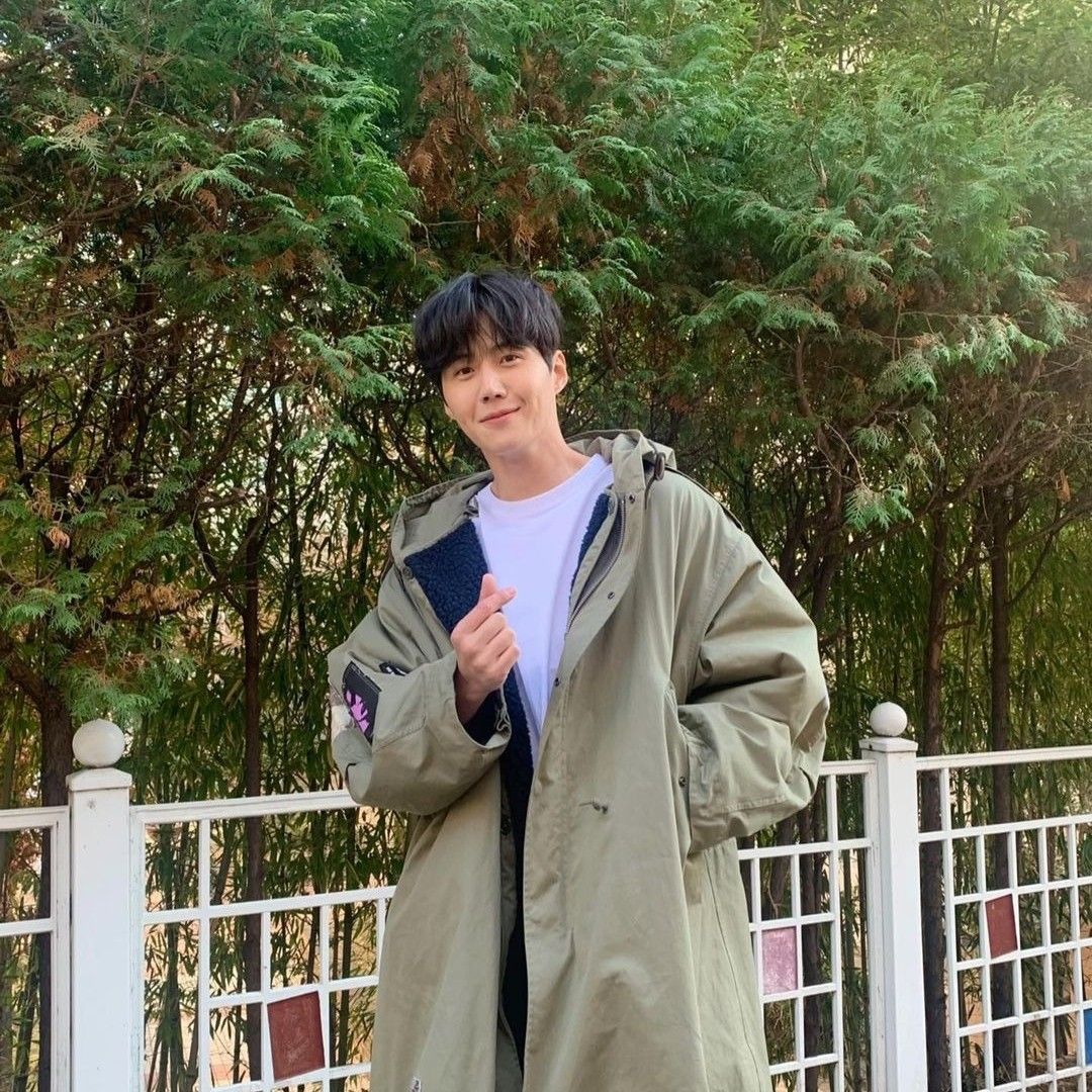 Behind-the-scenes cut of Kim Seonho