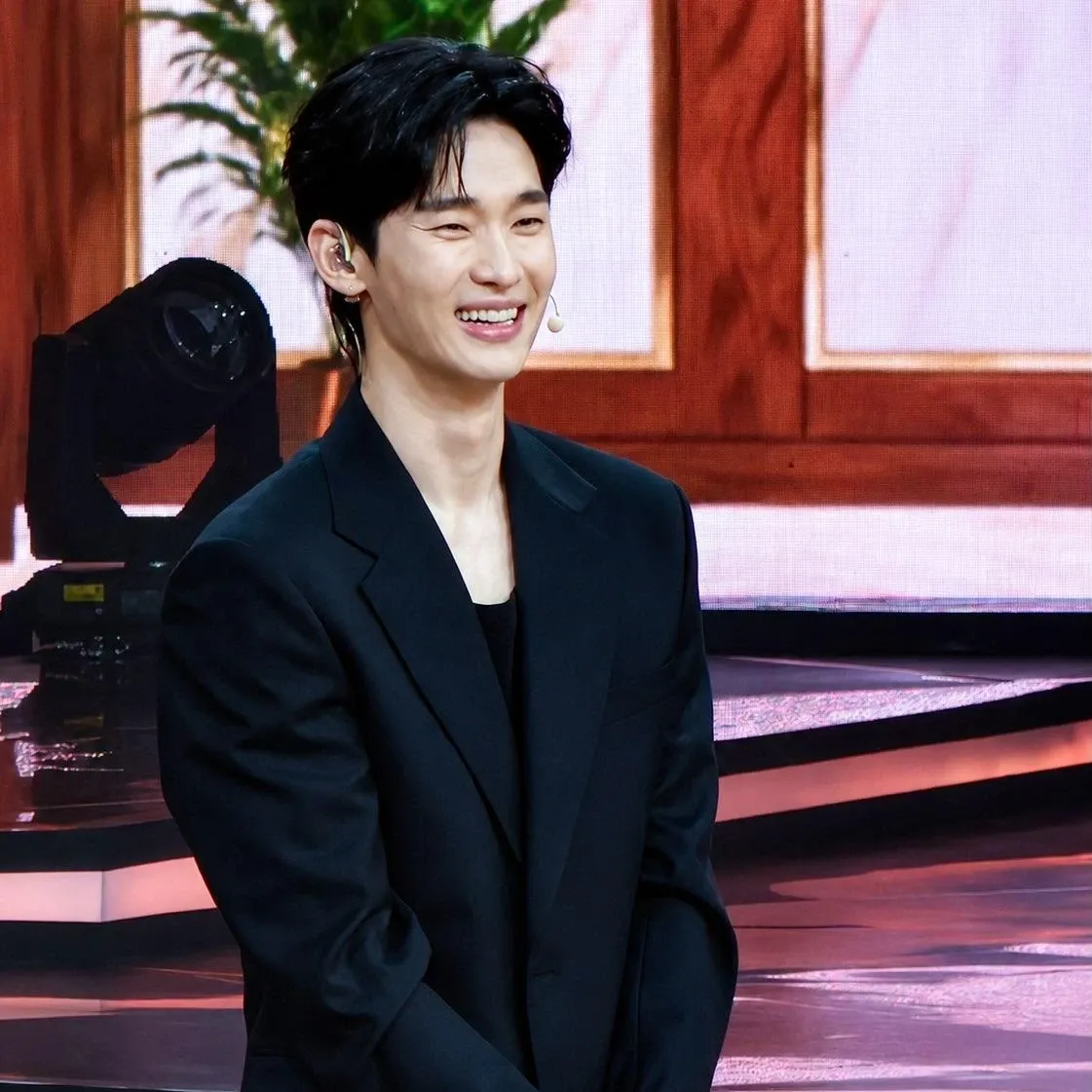A moment captured by a fan of Kim Soohyun