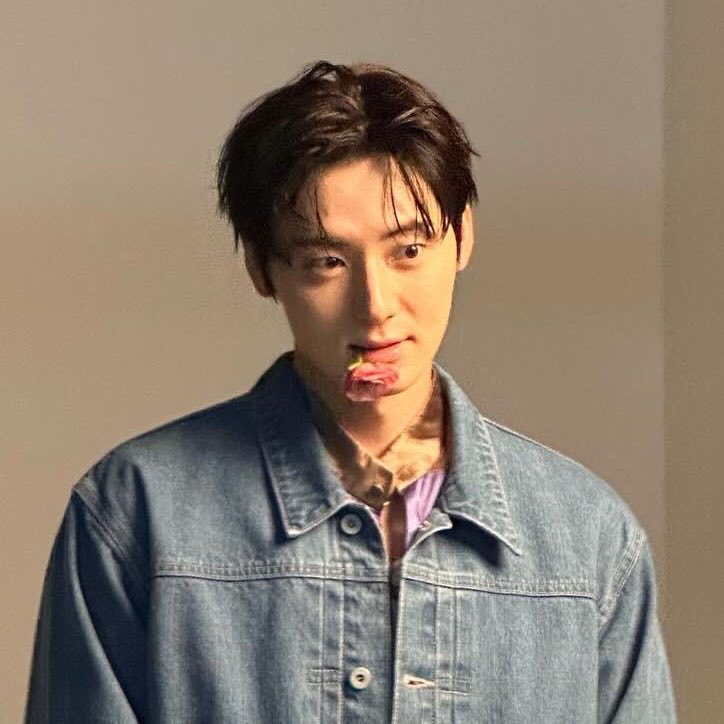 Behind-the-scenes cut of Hwang Minhyun