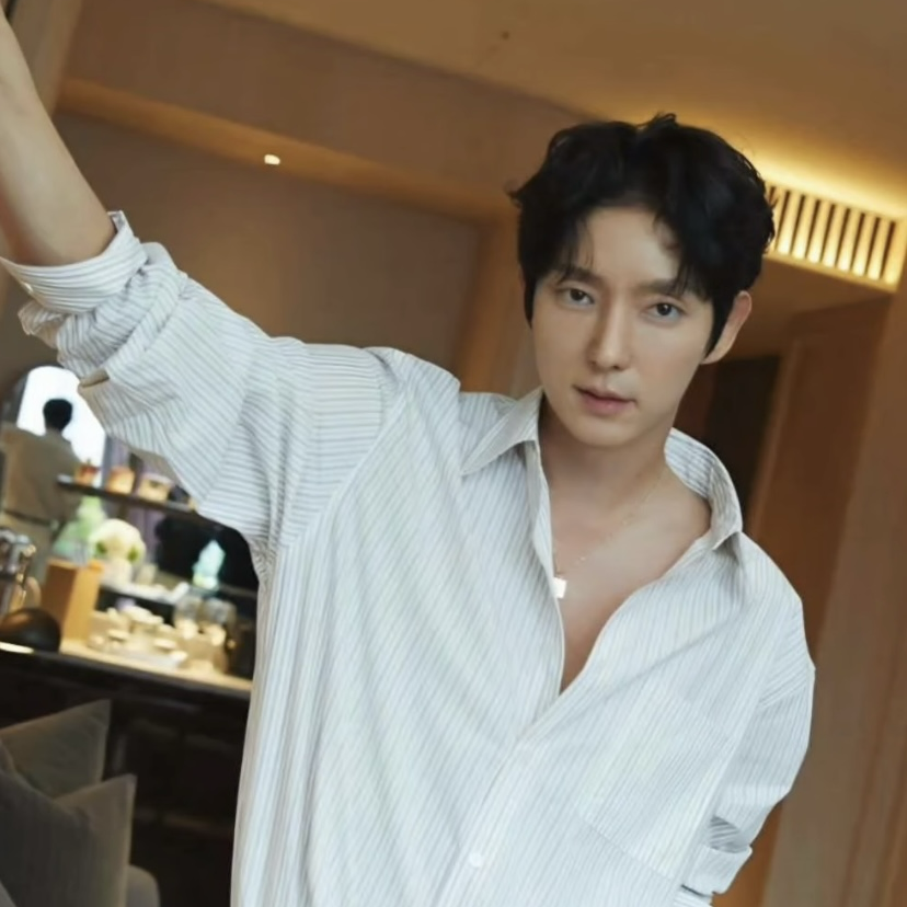 A moment captured by a fan of Lee Joongi