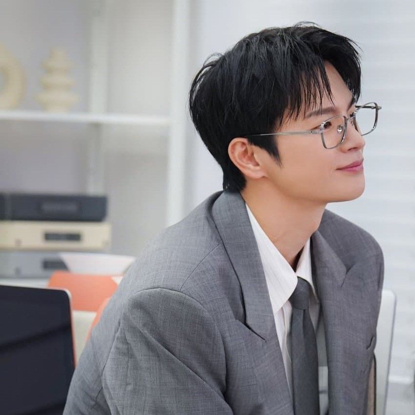 서인국 최근 활동샷