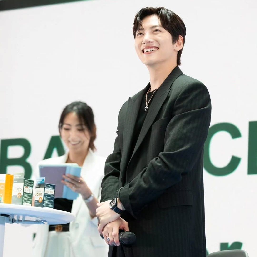 A moment captured by a fan of Ji Changwook
