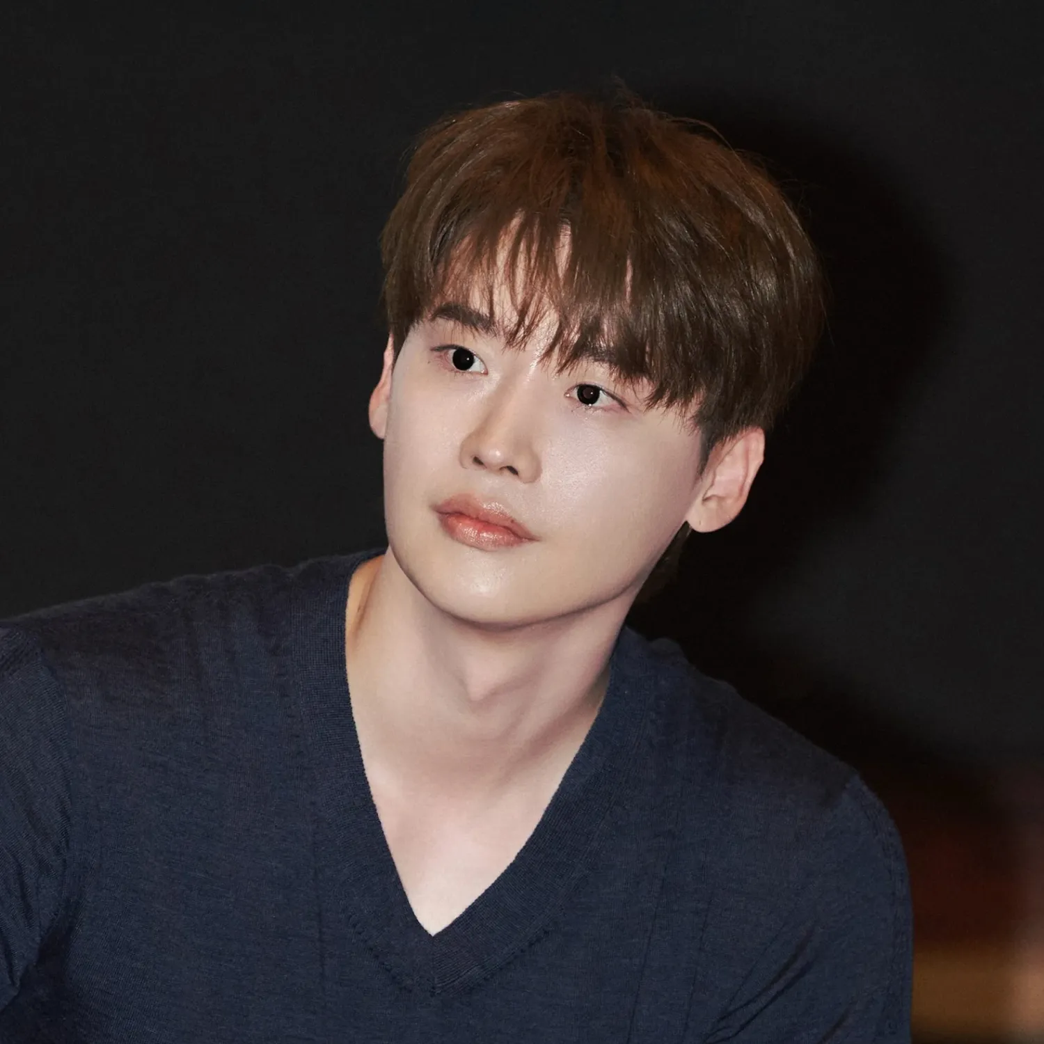 A moment captured by a fan of Lee Jongsuk