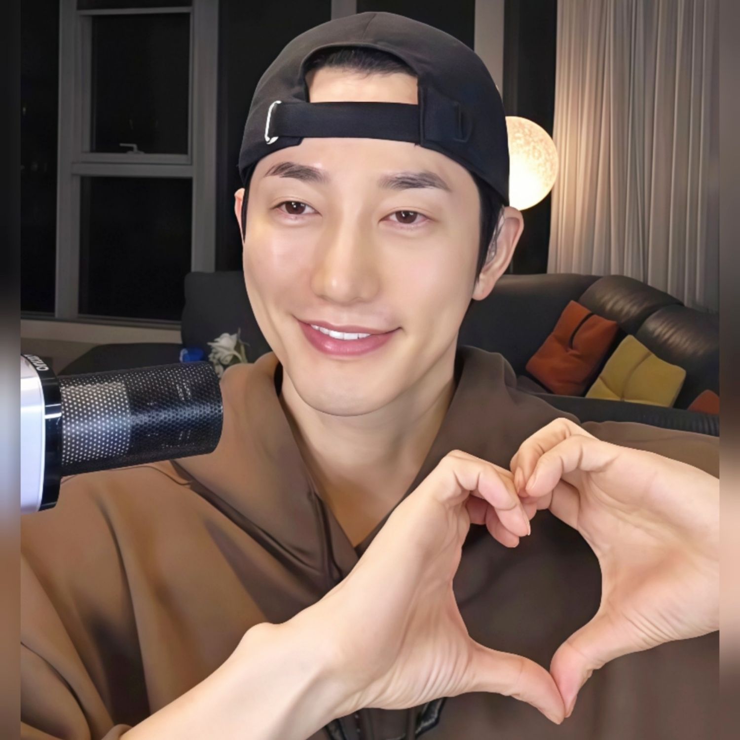 Behind-the-scenes cut of Park Sihoo