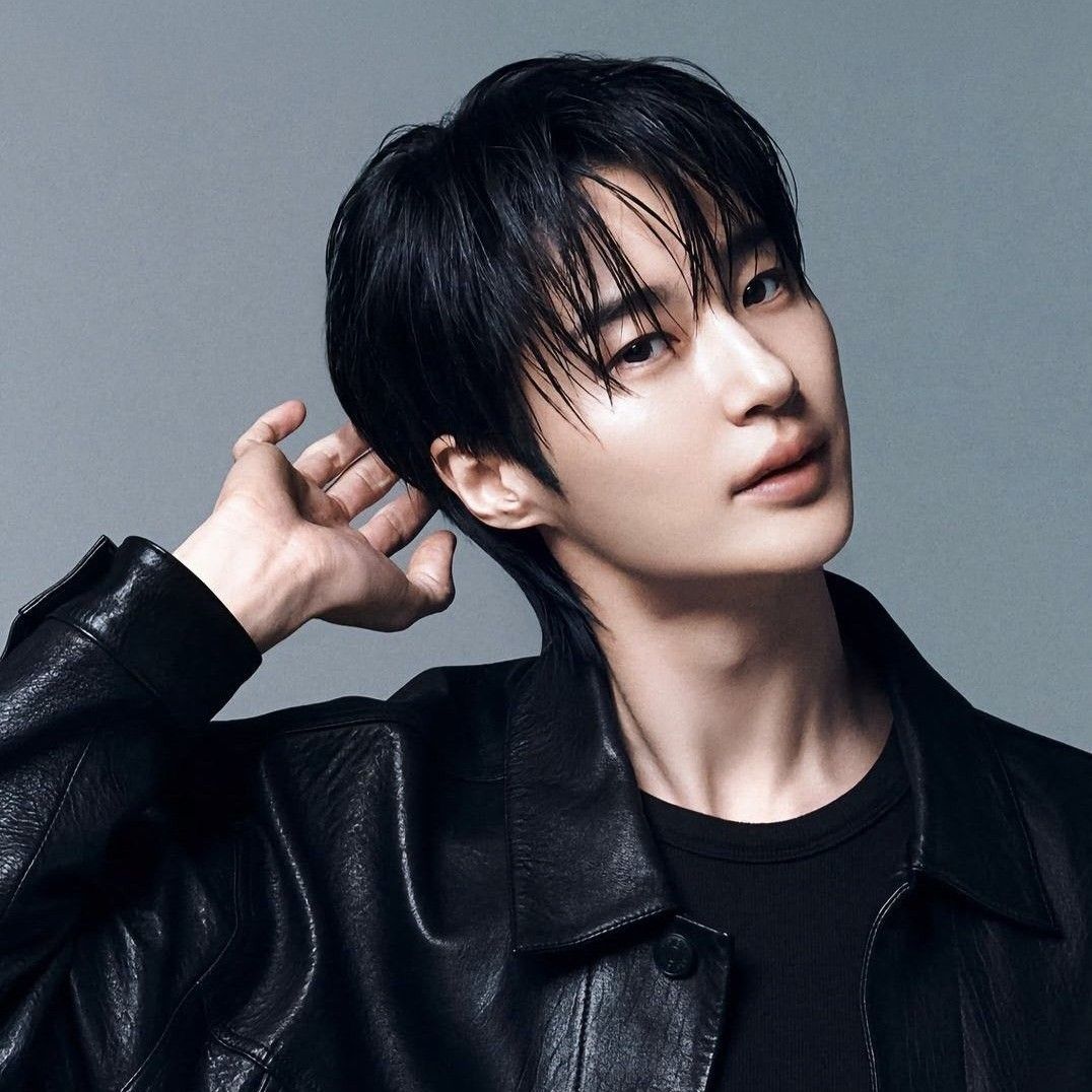 Recent activity shot of Byeon Wooseok