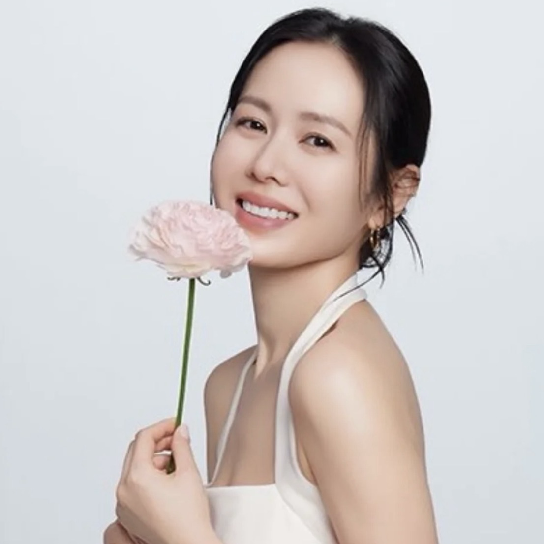 손예진 최근 활동샷