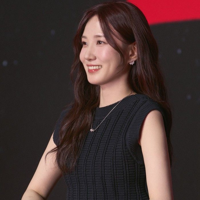 Latest photo of Park Eunbin