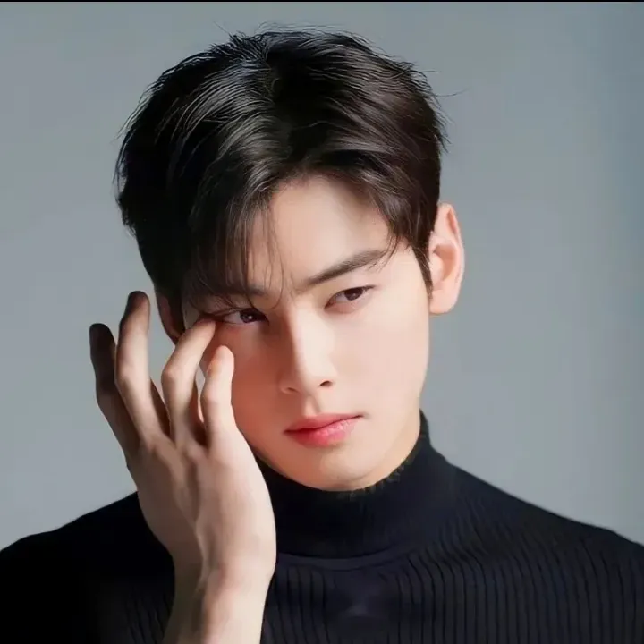 A moment captured by a fan of Cha Eunwoo