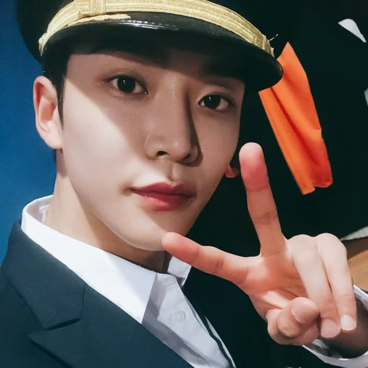 Foto kegiatan terbaru dari Rowoon