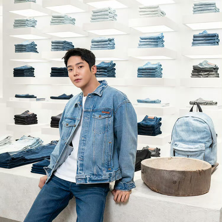 Momen yang diabadikan oleh penggemar Rowoon