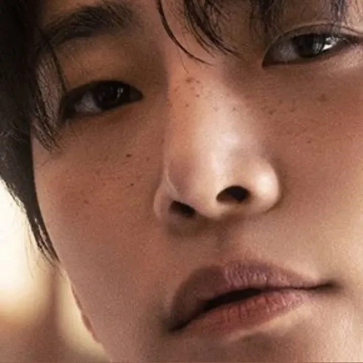 Behind-the-scenes cut of Lee Junho