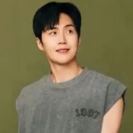Latest photo of Kim Seonho