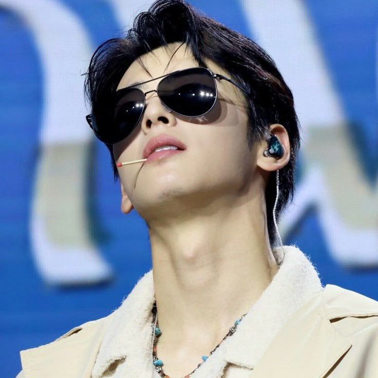 粉丝拍下的车银优瞬间