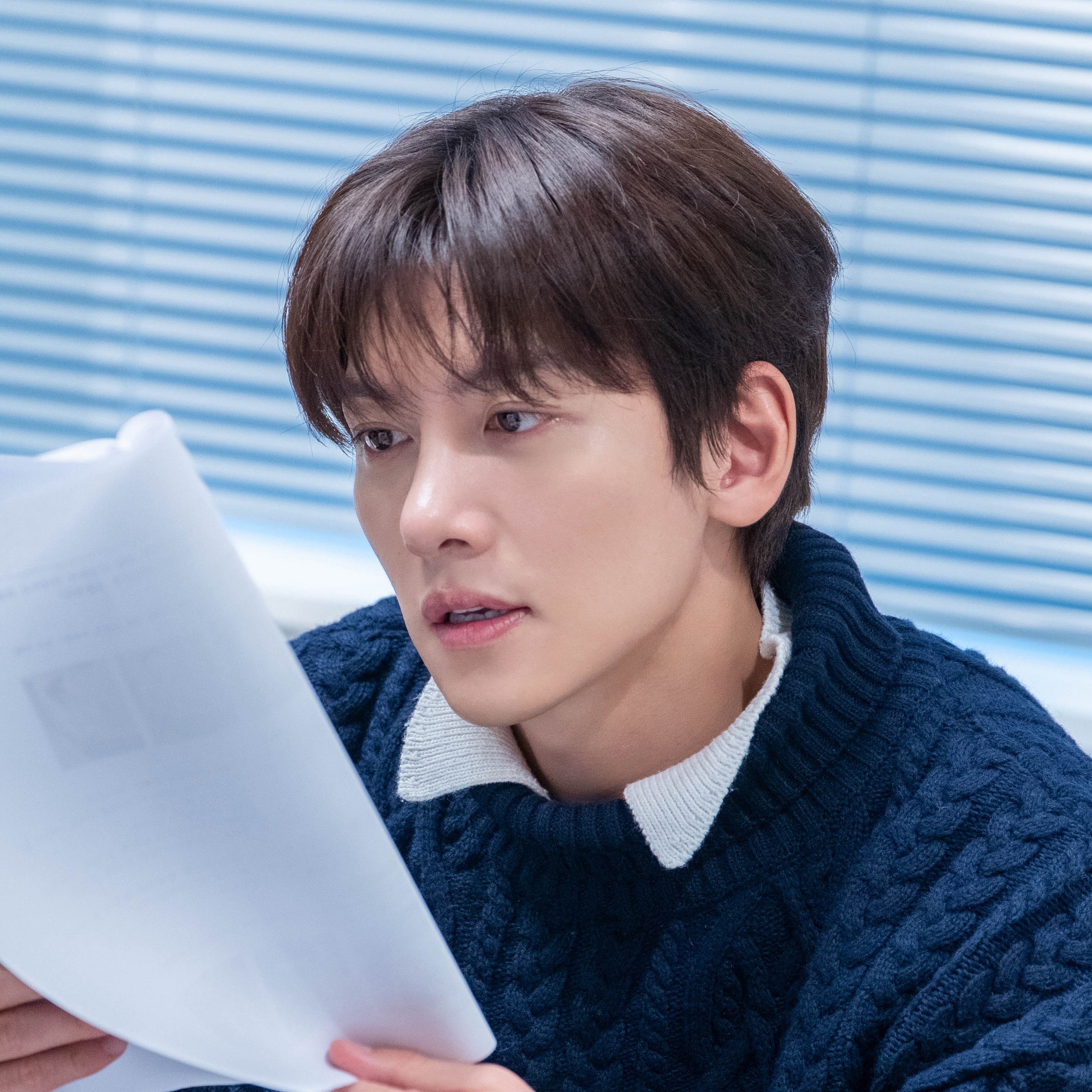Behind-the-scenes cut of Ji Changwook