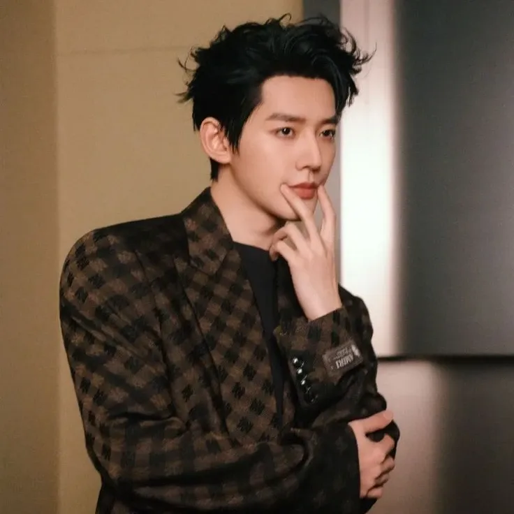 Behind-the-scenes cut of Deng Wei
