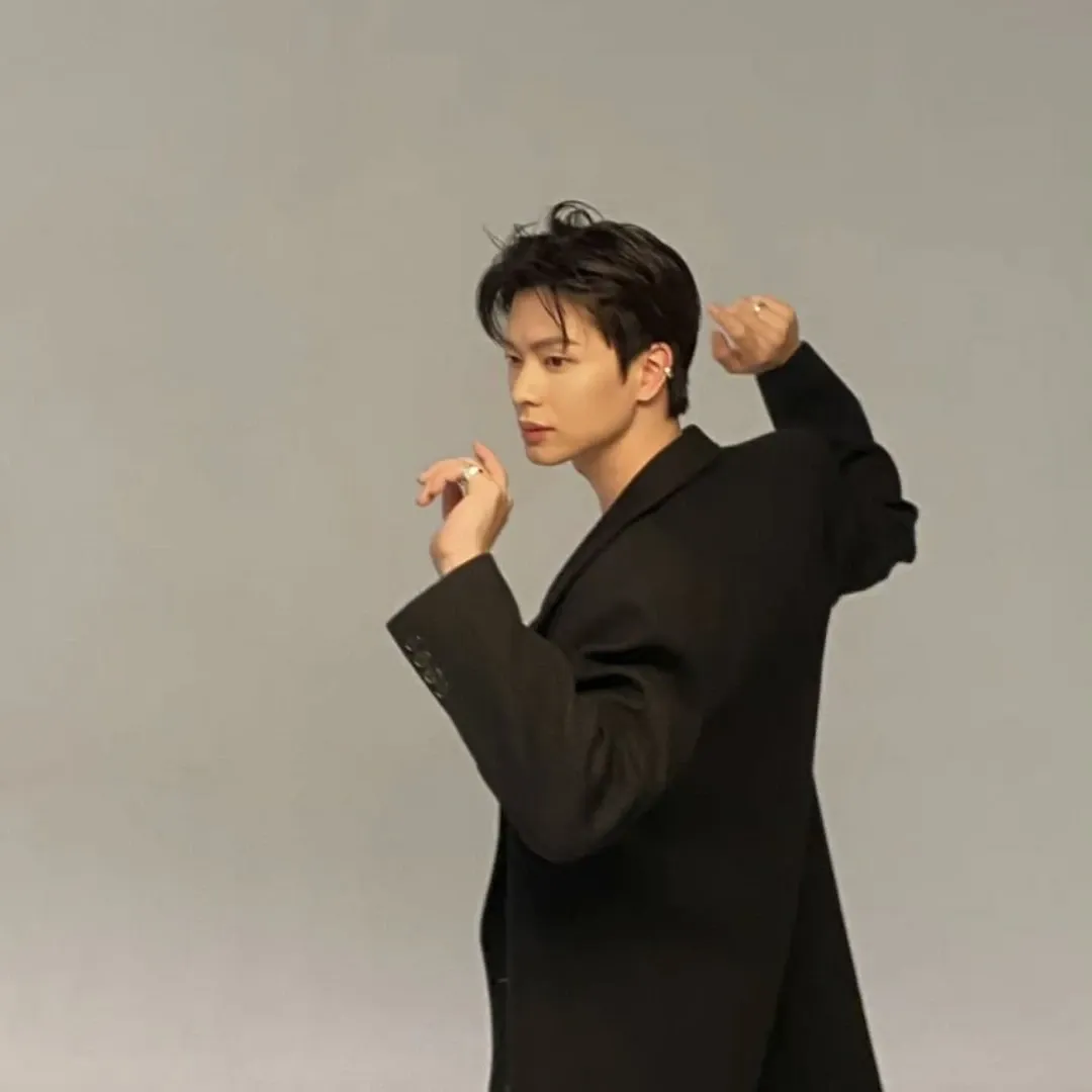Latest photo of Yook Sungjae