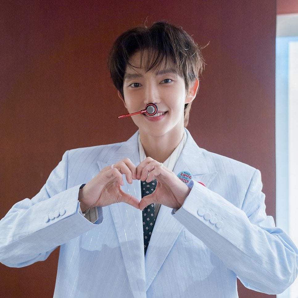 Behind-the-scenes cut of Lee Joongi