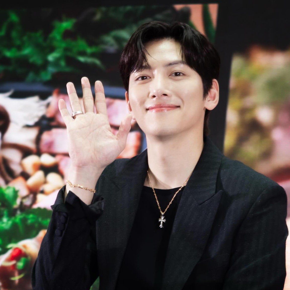 チ・チャンウクのビハインドカット