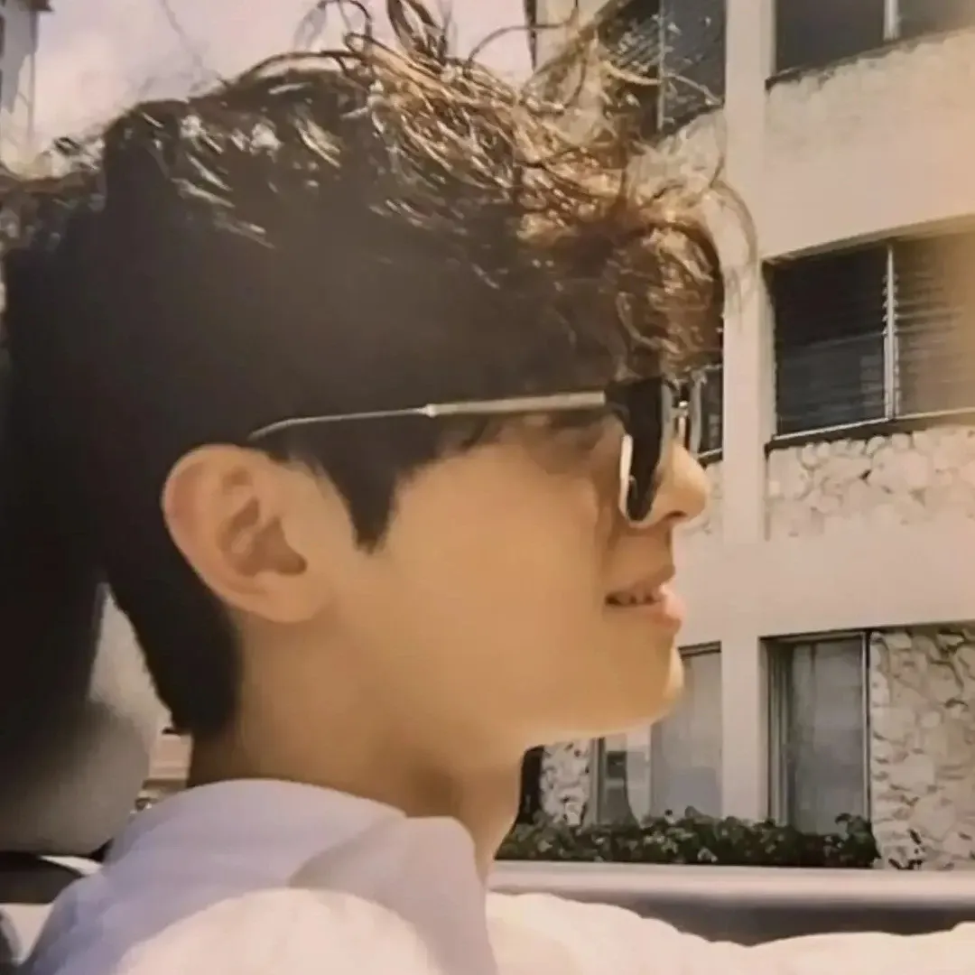 A moment captured by a fan of Cha Eunwoo